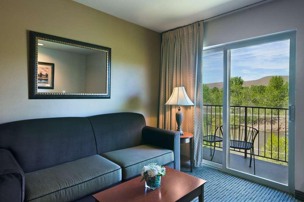 Oxford Suites Yakima Quarto foto